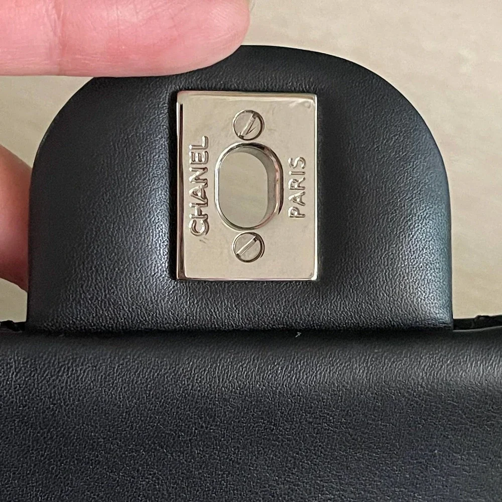 ❌SOLD❌EUC Chanel Classic Flap Mini Square Patent Black Silver HW Crossbody - Picture 15 of 16